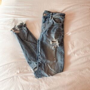 American Eagle Light Wash High Rise Distressed Jegging Size 2 Short